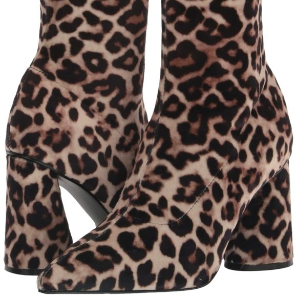 NWT Steve Madden Women's Valyant Ankle Boot, Leo Velvet, 10 - Picture 1 of 5